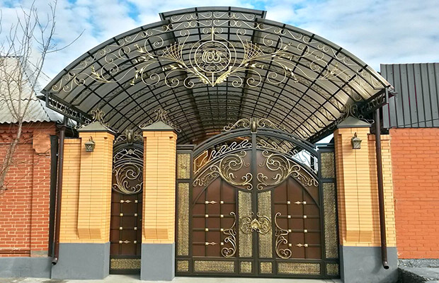 Купить или заказать ворота для дома с навесом - стильные и надежные решения для вашего участка в Дзержинске от 42720 руб | ВоротМастер-Дзр